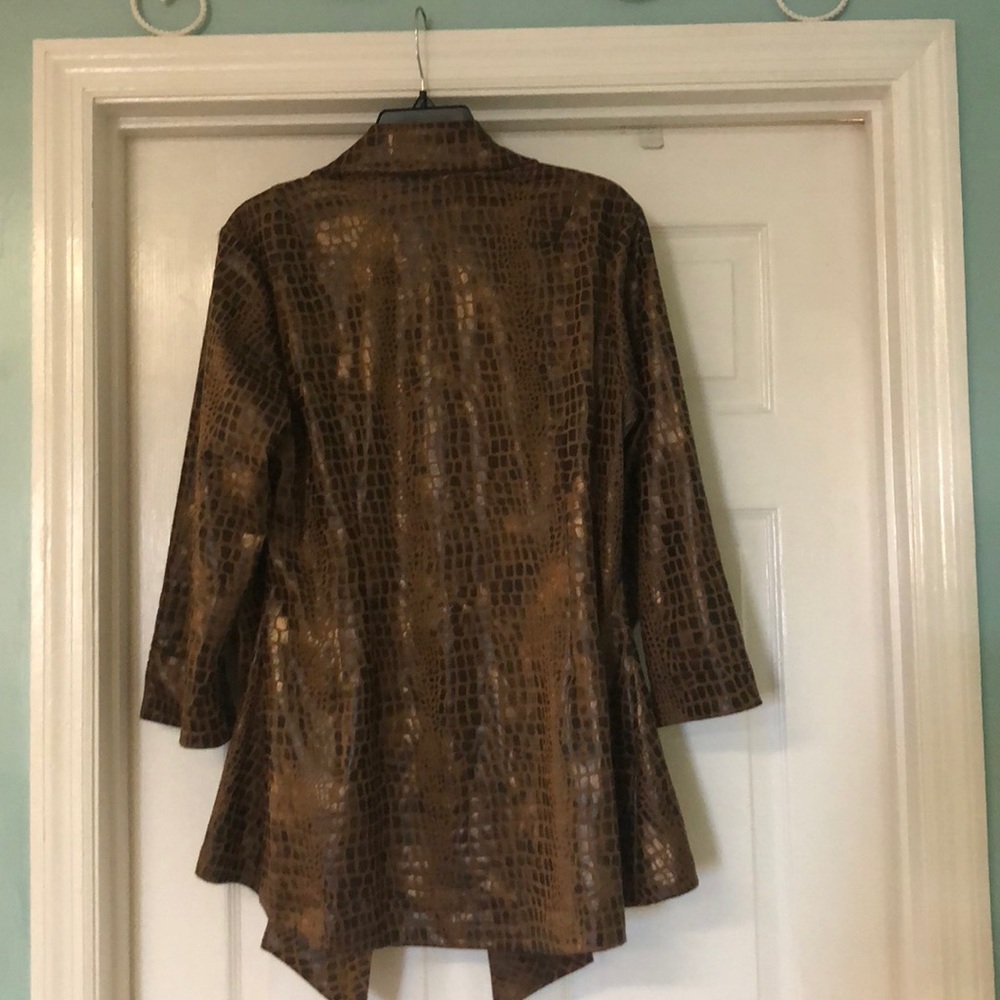 Blazer - Picture 3 of 5